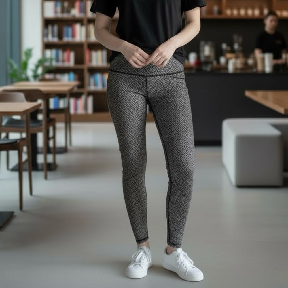 Athleta Black and Gray Patterned Leggings